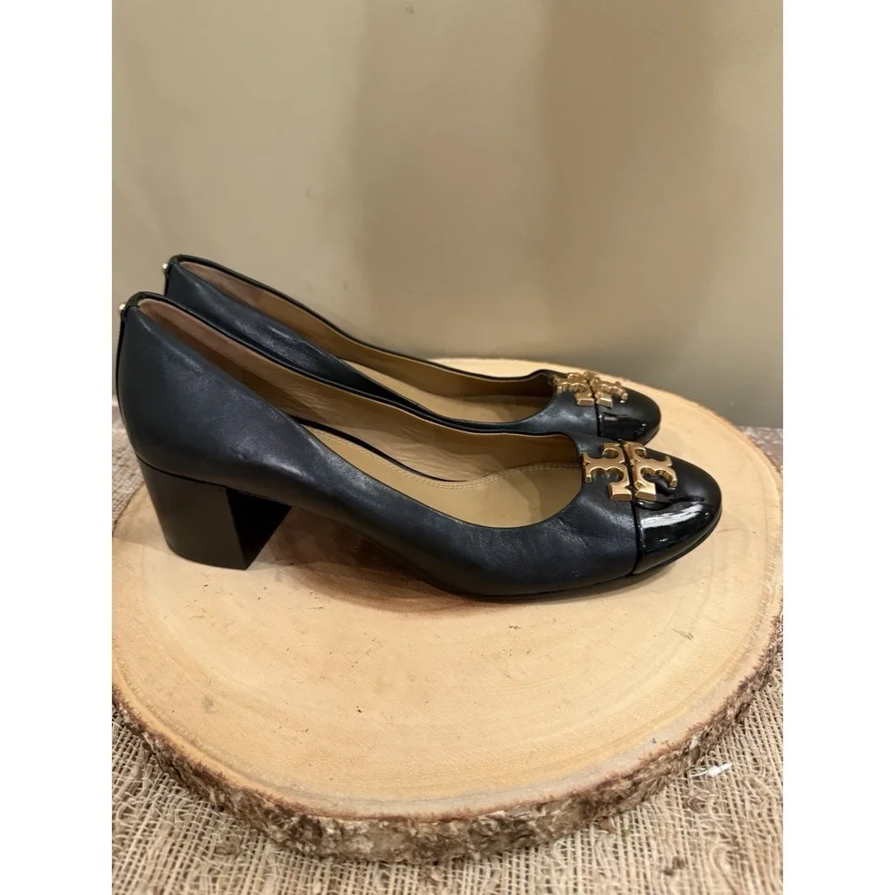 Tory Burch Everly Patent Cap Toe Pump Black Block Heel Shoes Size 9 Gold Logo‎